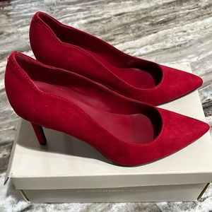 New in Box lovey deep red/scarlet Marc Fisher Heels